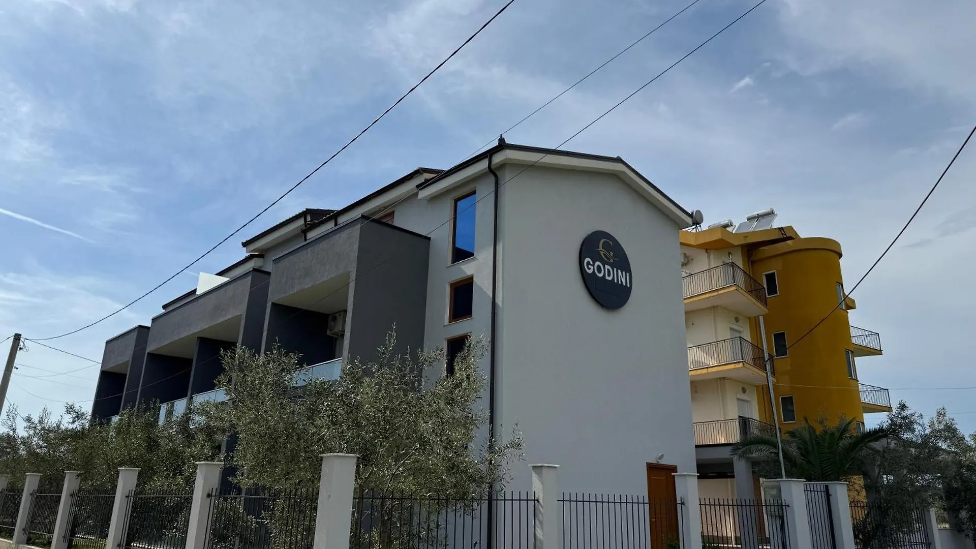 Hotelgodini Golem