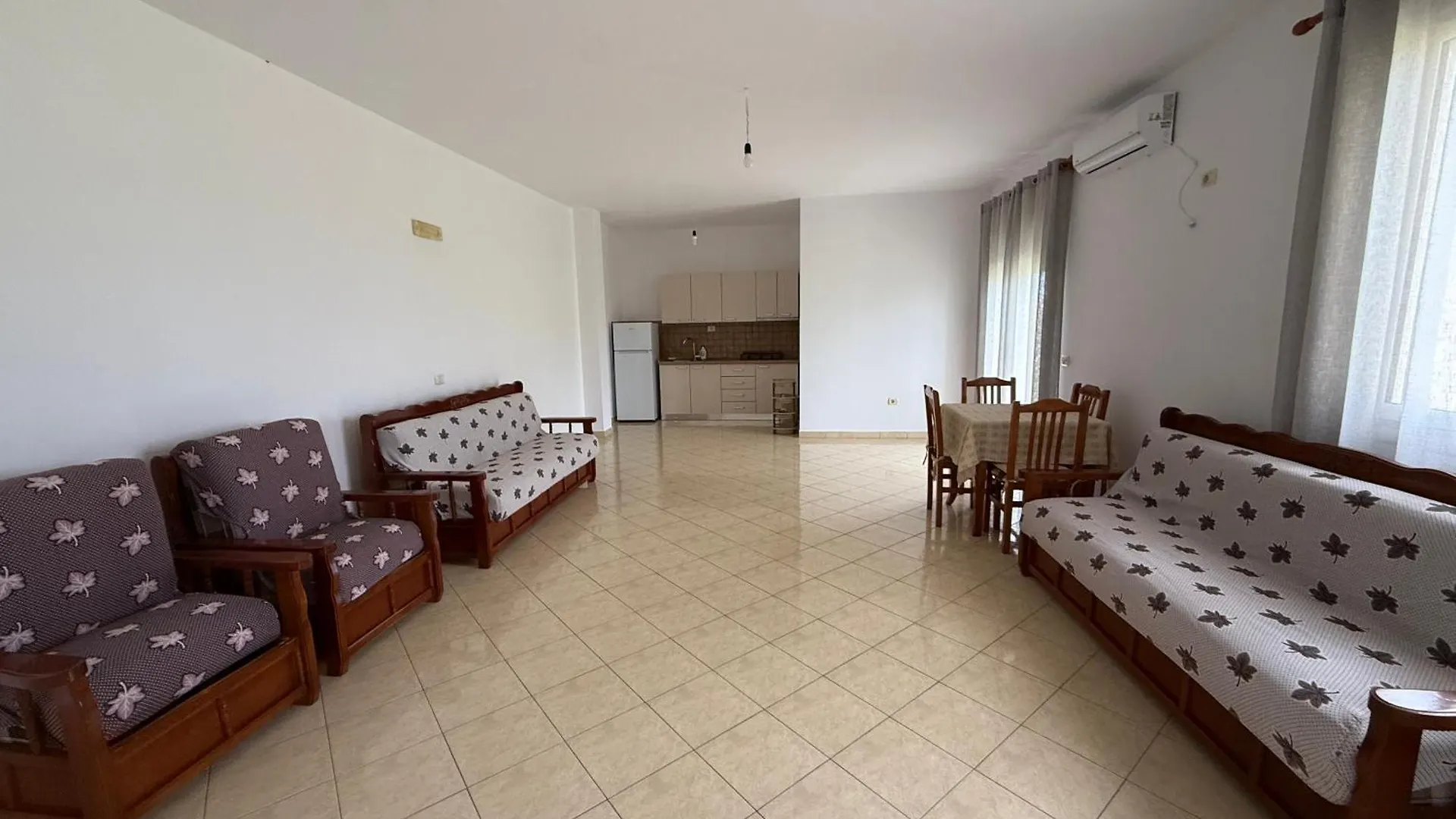 Aparthotel Hotelgodini Golem  Albánie