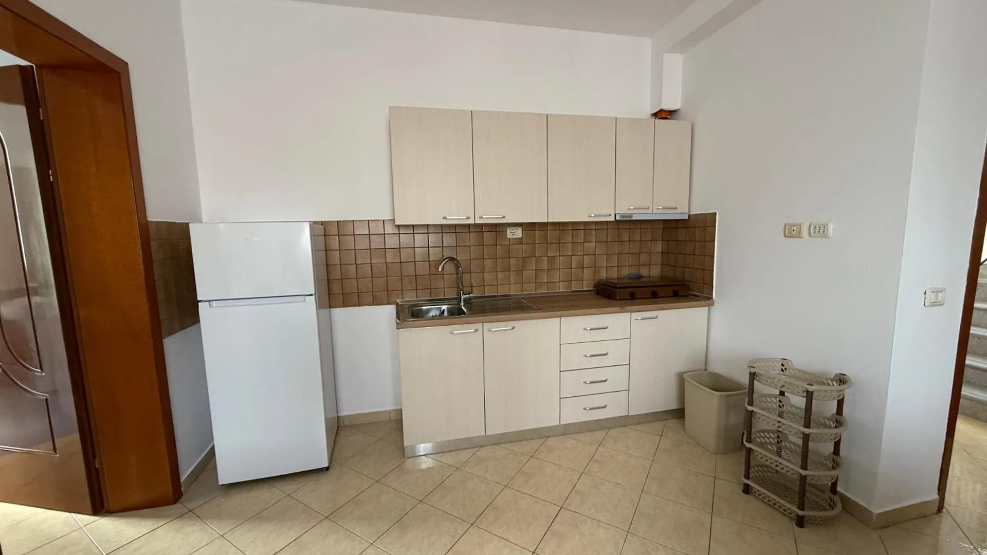 Hotelgodini Golem  0*, Golem (Tirana) Albánie